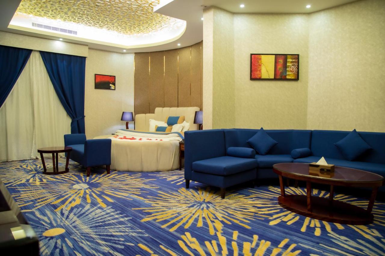 Holiday Khaleej Hotel Riaad Buitenkant foto