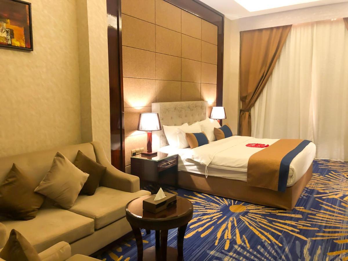 Holiday Khaleej Hotel Riaad Buitenkant foto