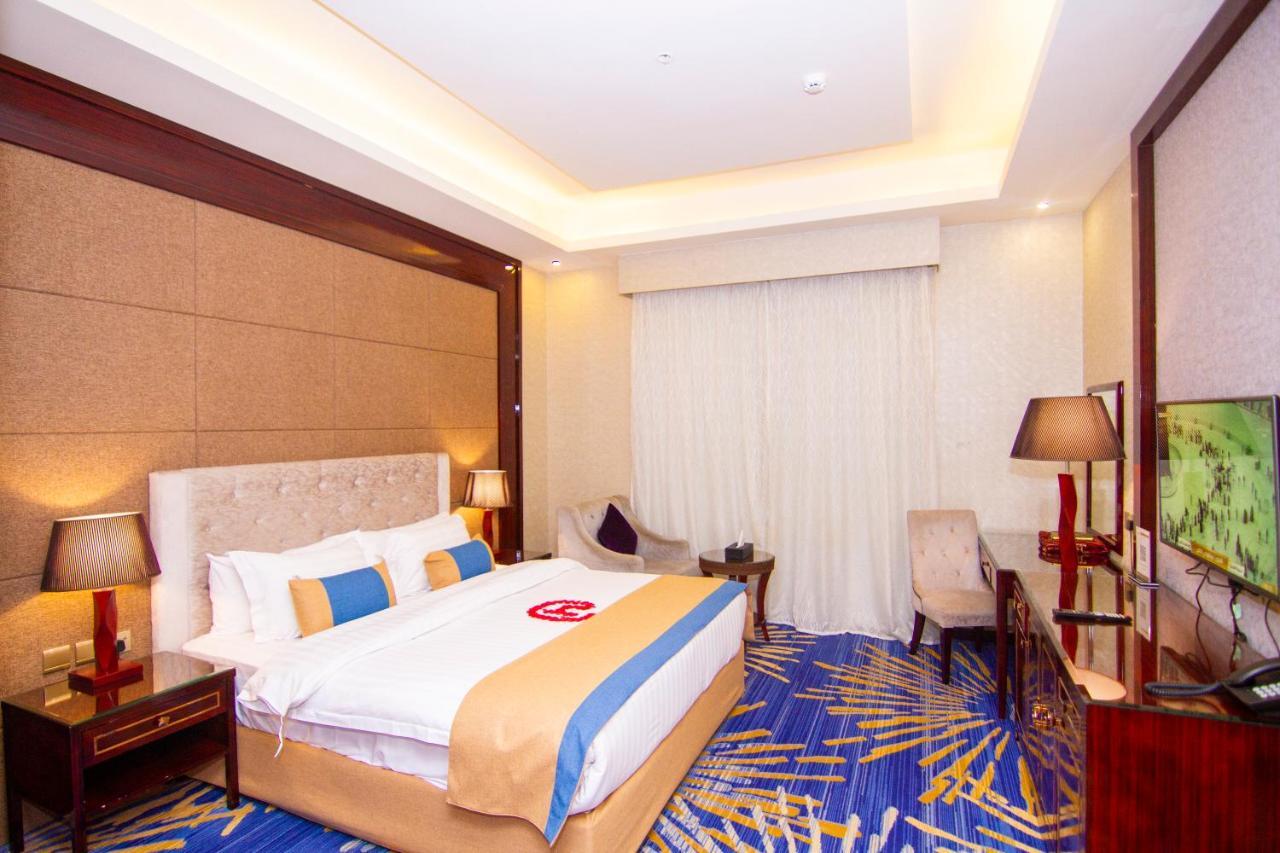 Holiday Khaleej Hotel Riaad Buitenkant foto