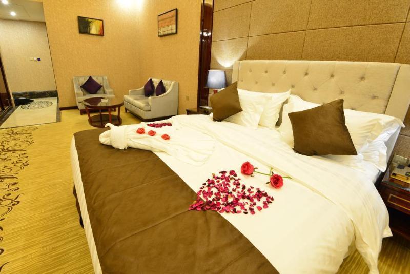 Holiday Khaleej Hotel Riaad Buitenkant foto