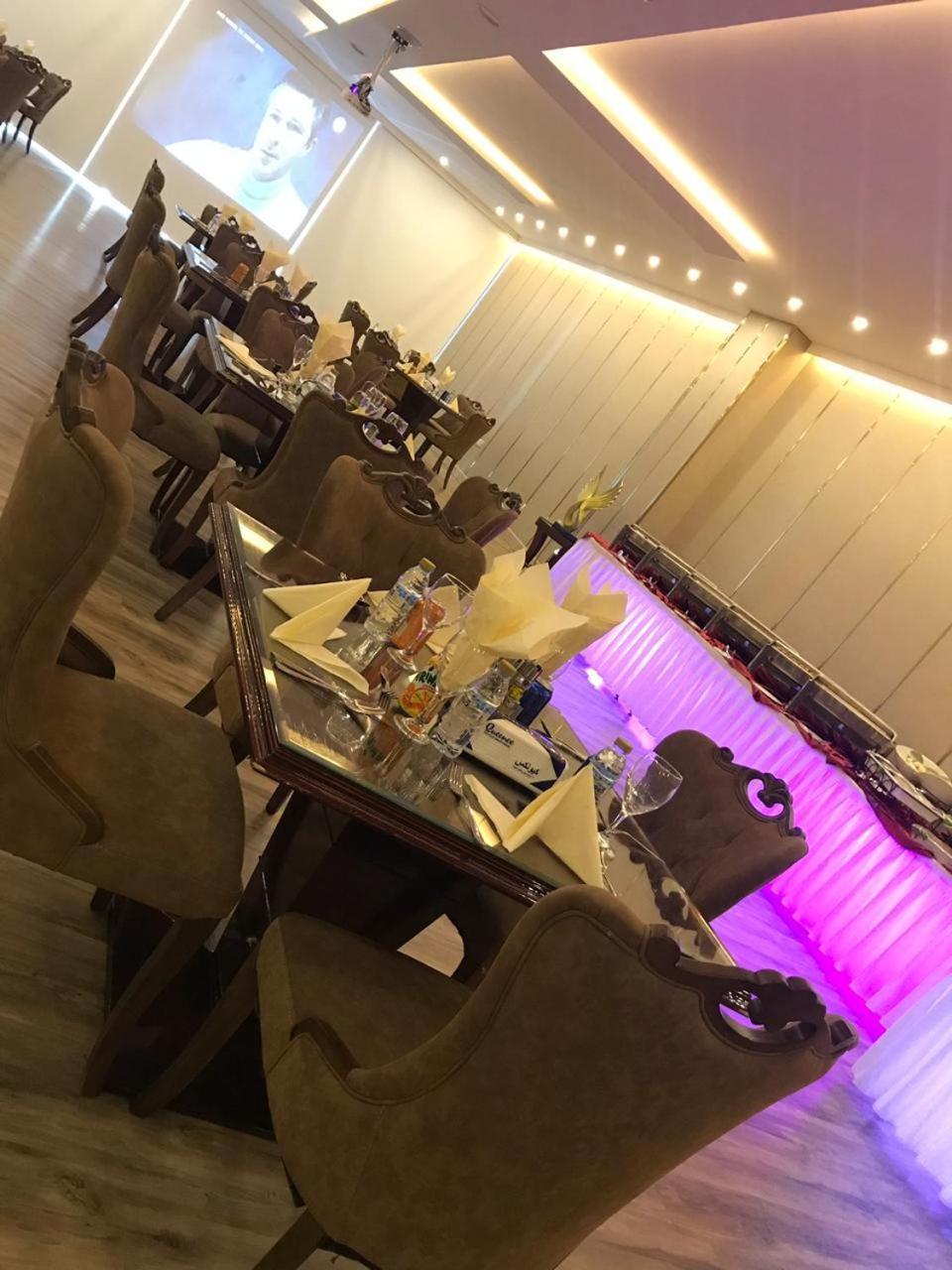 Holiday Khaleej Hotel Riaad Buitenkant foto